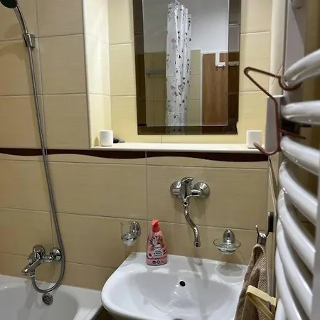 Rodinny Nedaleko Centra Besztercebánya
